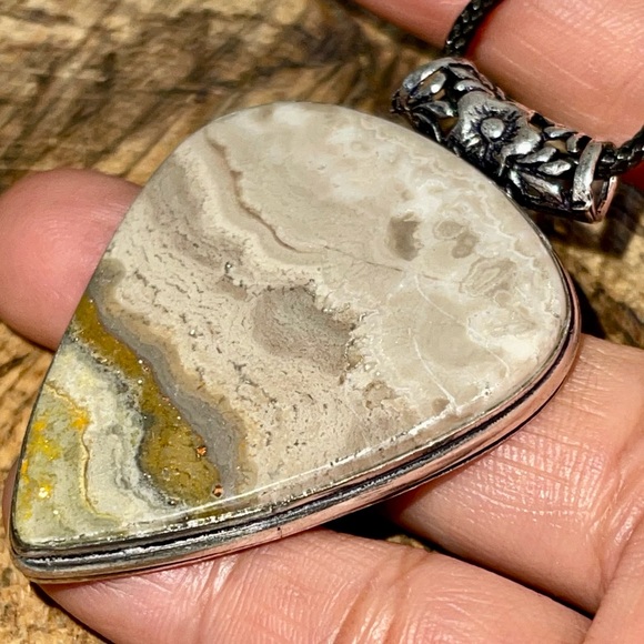 Beautiful Gray & Yellow Bumblebee Jasper 2 1/4” - Picture 3 of 17